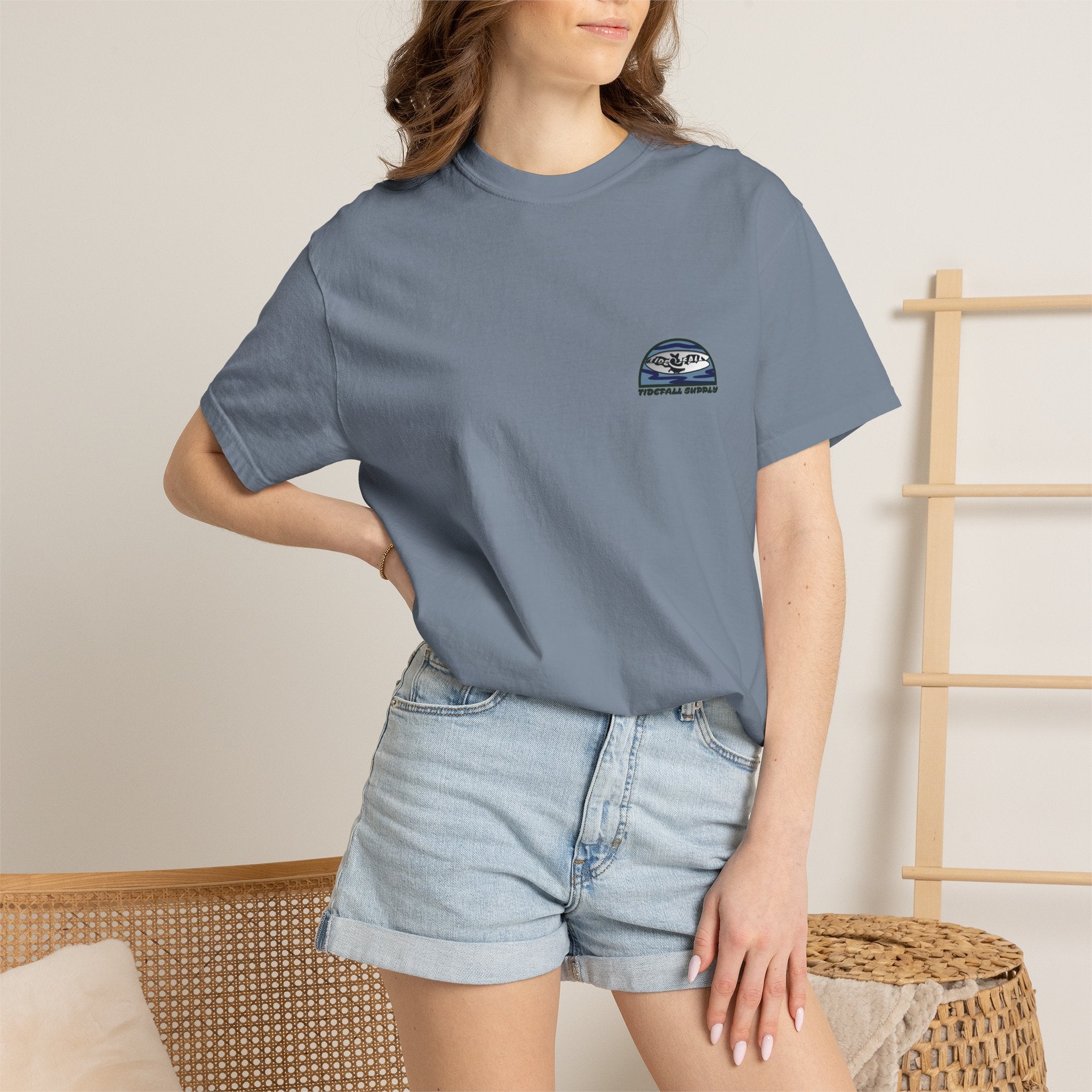 T-Shirt — Tropical Beach Graphic "Aloha Vibes"