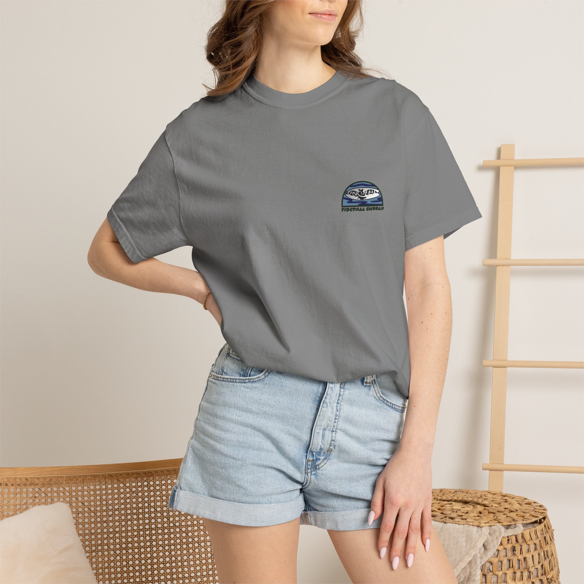 T-Shirt — Tropical Beach Graphic "Aloha Vibes"