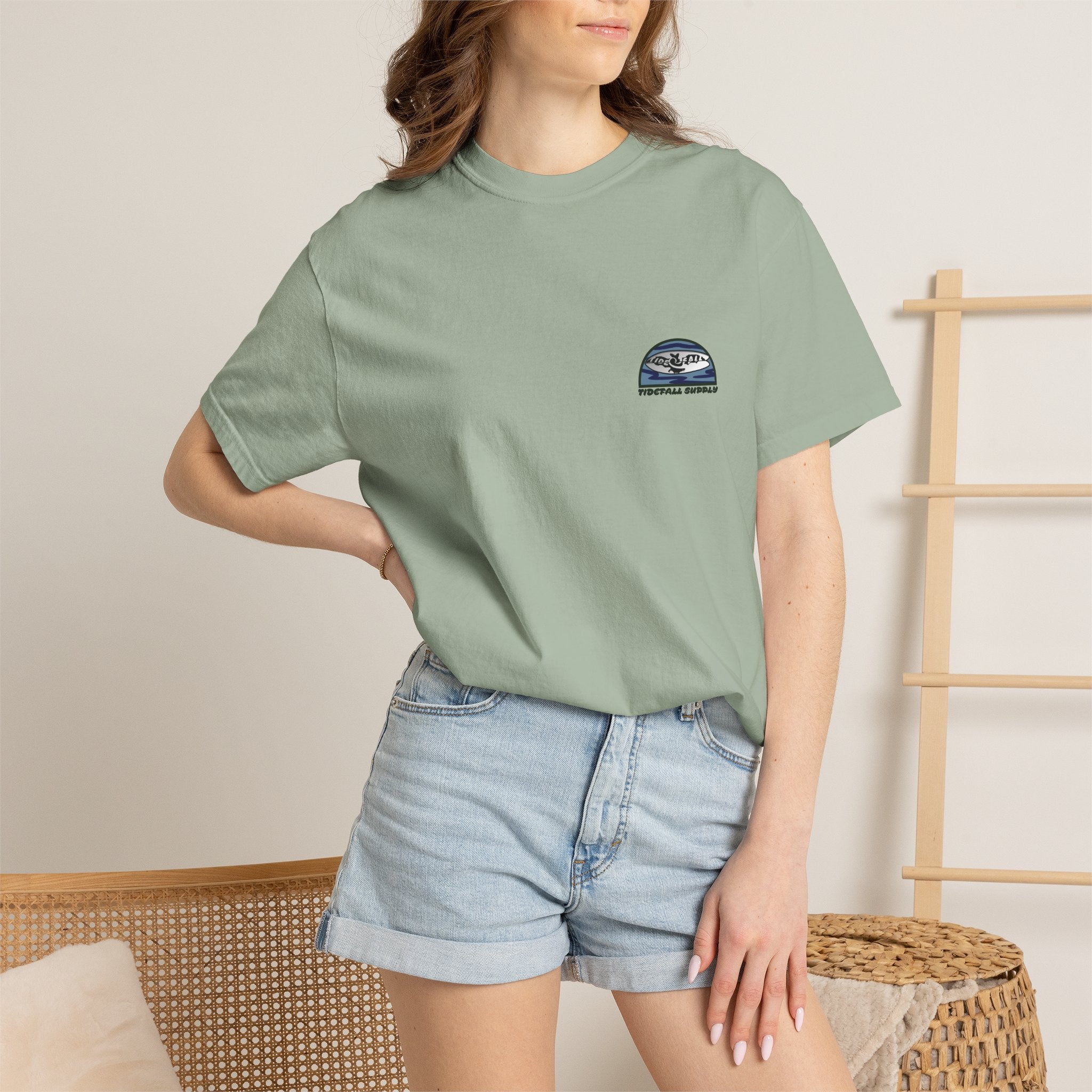 T-Shirt — Tropical Beach Graphic "Aloha Vibes"
