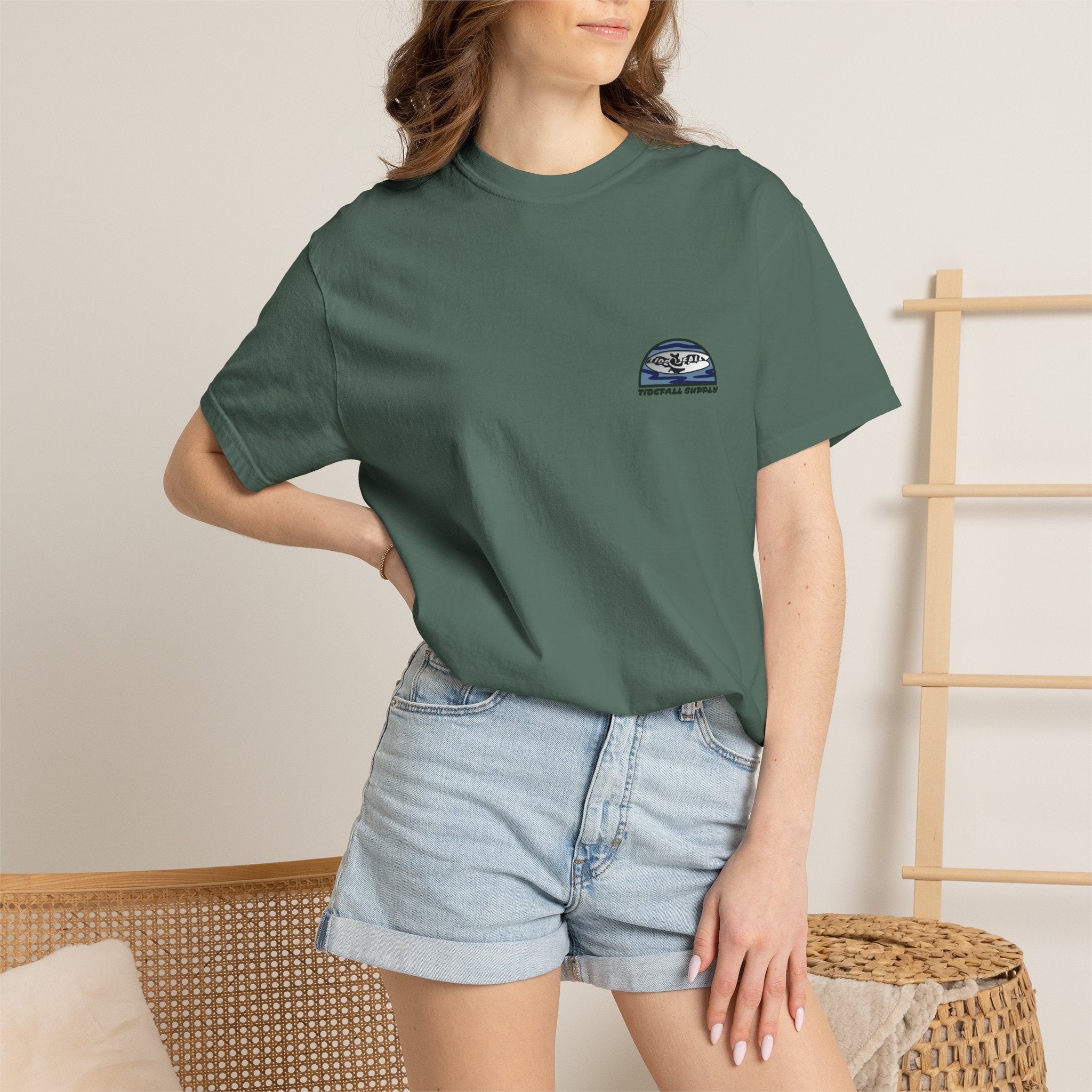 T-Shirt — Tropical Beach Graphic "Aloha Vibes"